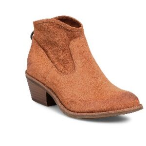Sofft Ankle Booties in Rich Tan